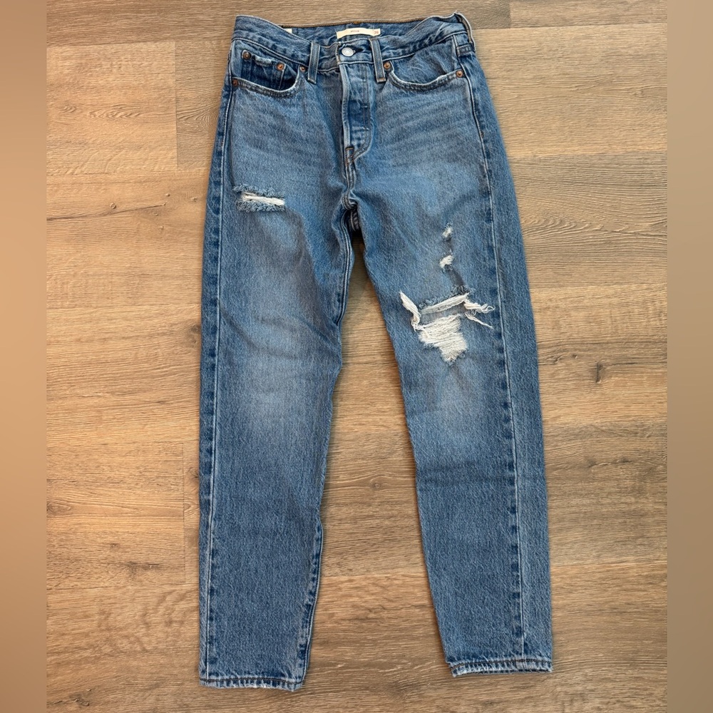 Levi’s Wedgie Fit Straight Jeans Distressed Medium Wash High Rise Waist Mom
